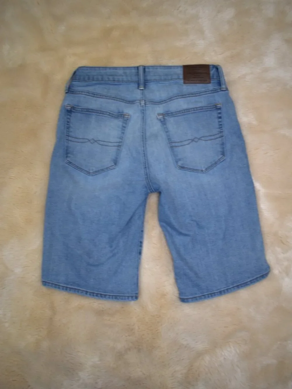 Lucky Brand Bermuda Denim Shorts Size 4/27 Light Wash Distressed Stretch Jean